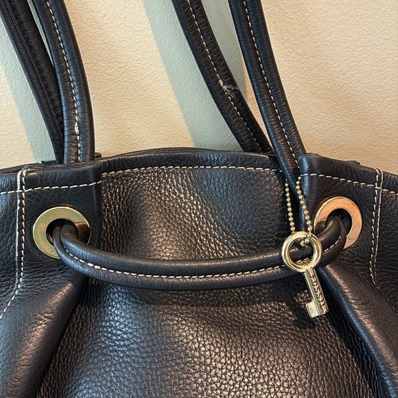 Fossil   Thick black leather shoulder bag  bucket bag   Hobo bag  excellent cond - Picture 7 of 17